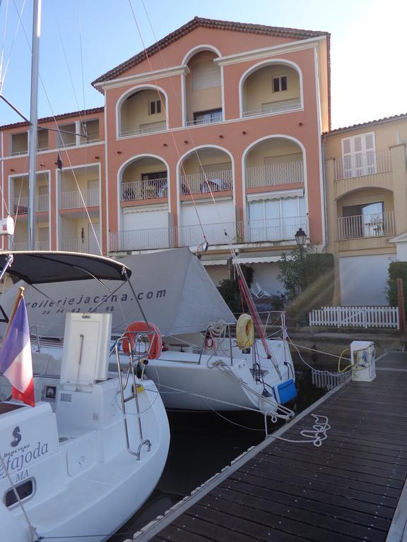 Port Les Voiles *